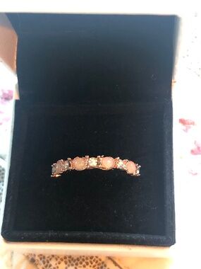 Costume stackable ring in gold and opal crystal